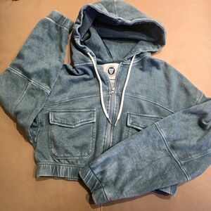 Urban Outfitters Women's UO Yogi Crop Zip Up Hoodie Size Medium